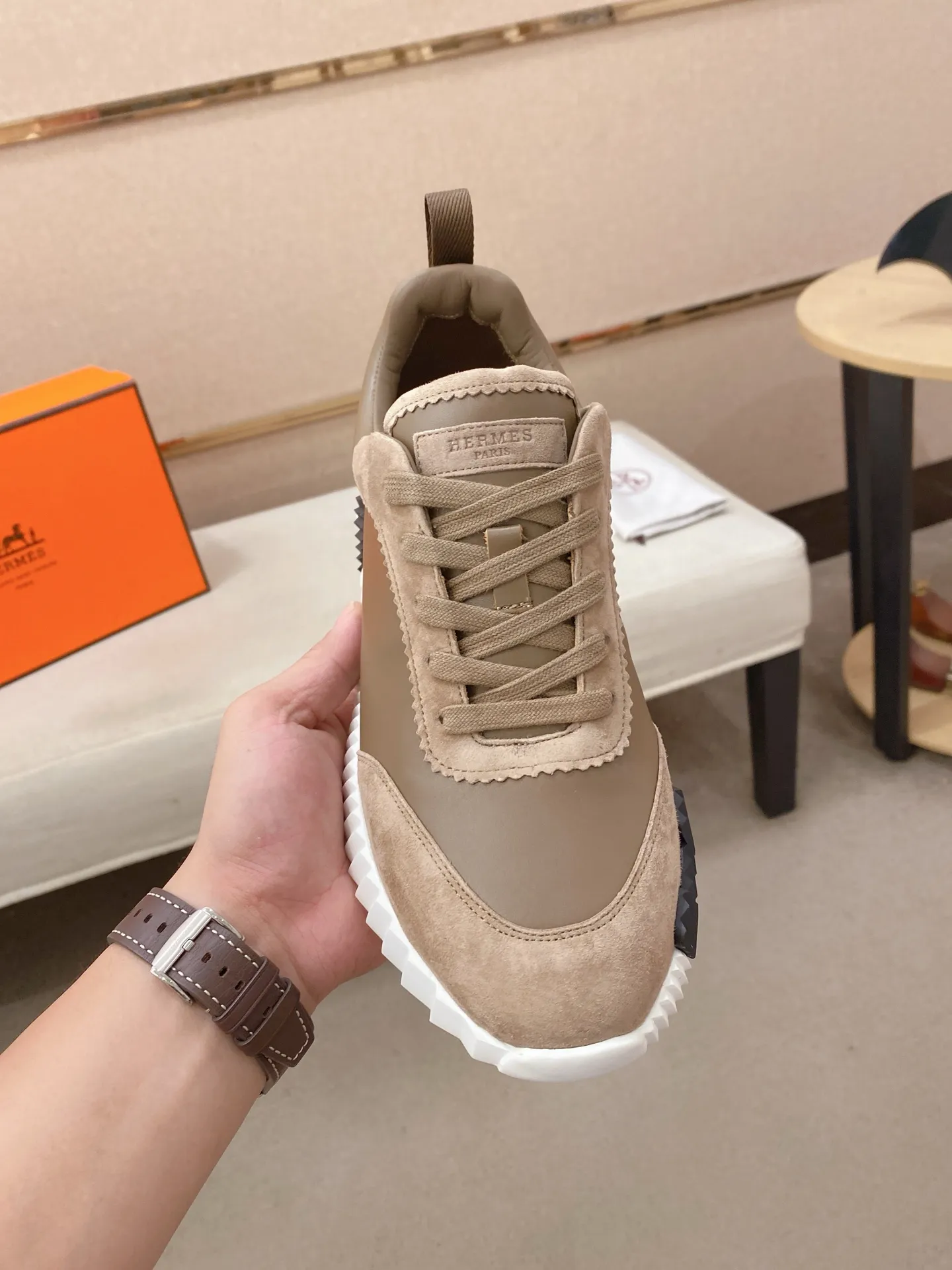 Men's clothing and shoes💰: 640💰《HERMES》【Classic Original Version】Hermès; Top 🔝 Purchasing Agency 🔍🔍Men's latest 🇺🇸 counters are on sale simultaneously, original imported from Italy ▲▲First-layer cowhide with suede cowhide ▲▲ (high-end and expensive Qi·Grade) Exquisite workmanship (Italian 🇮🇹Imported water-dyed 🐂cowhide lining) Sole: Original sole provided by the original factory, ⚠️Exclusive double-layer activity·TPR·Rubber·Combined molded outsole; Super·comfortable·wear-resistant·non-slip·environmental protection The real thing is more beautiful if you take the real thing (high quality, follow the order), you can enter and exit the counter at will * Code number: 39·40·41·42·43·44# (can be customized 38.45.46.)